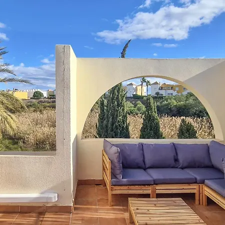 Garden Vistas. Hermoso Duplex Con Patio, Solarium Y Piscina. Apartment *